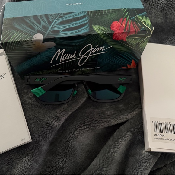 Maui Jim Keola model /polarized sunglasses NWT - Picture 5 of 6